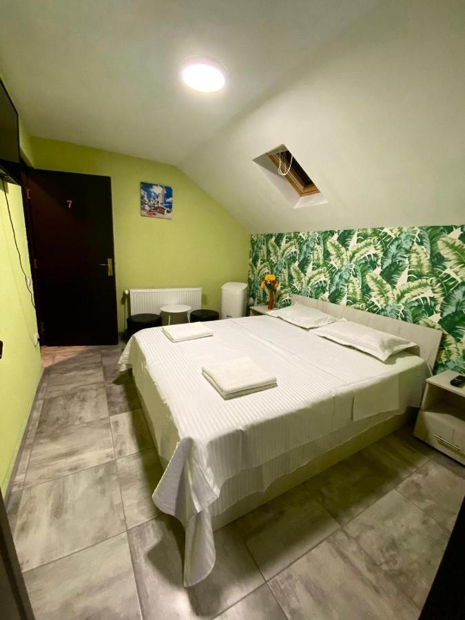 Vila Amalia Muntii Macinului Extérieur photo